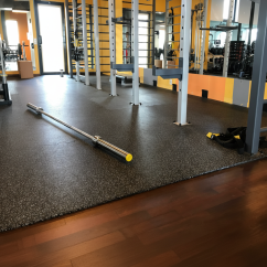 Zátěžová podložka FitFloor Puzzle pod posilovací stroje a činky 956x956x8mm šedý vsyp
