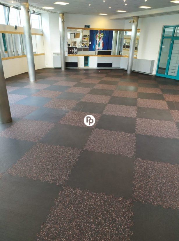 Zátěžová podložka FitFloor Puzzle pod posilovací stroje a činky 1000x1000x8mm černá